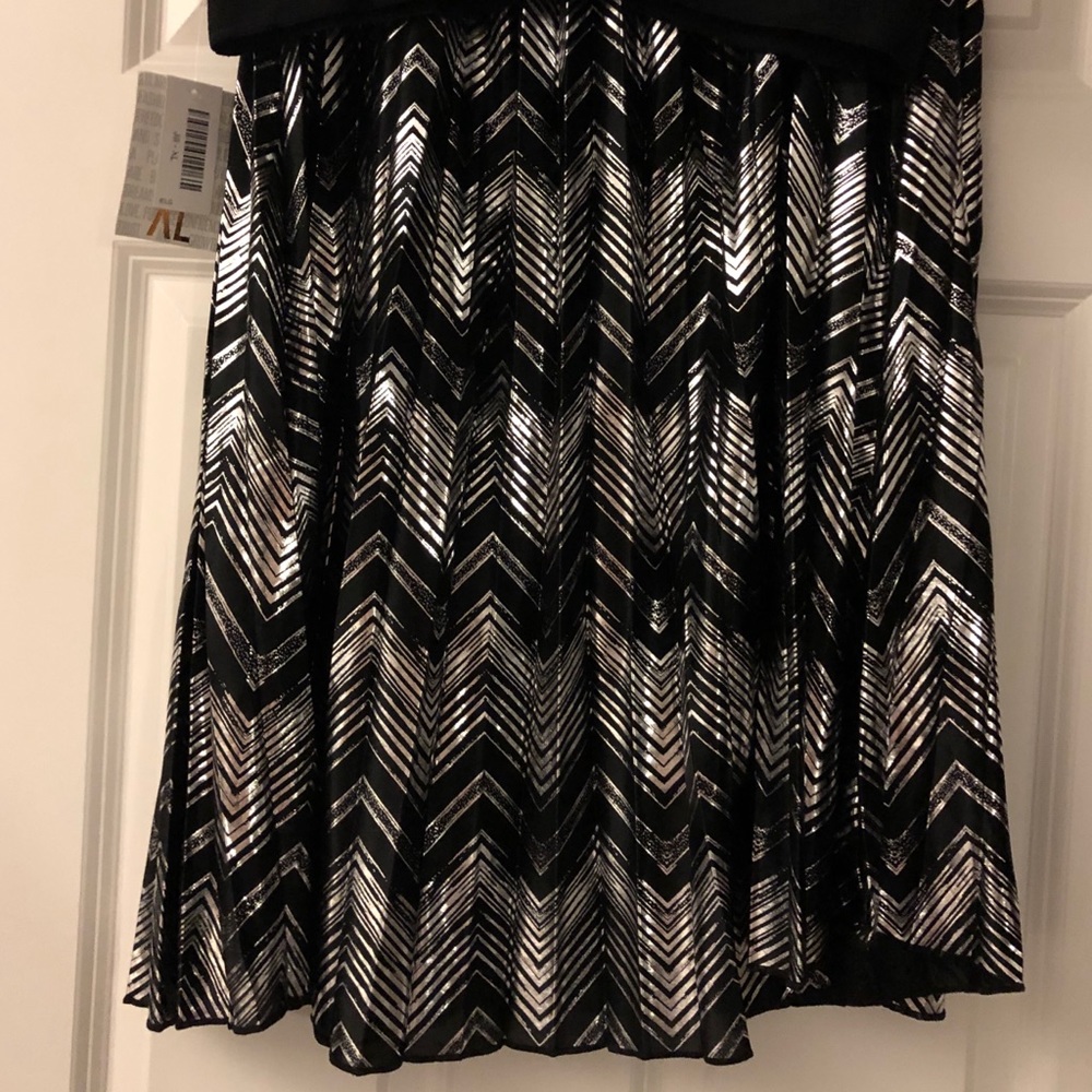 BNWT Lularoe Elegant Jill, black &silver /Size: XL